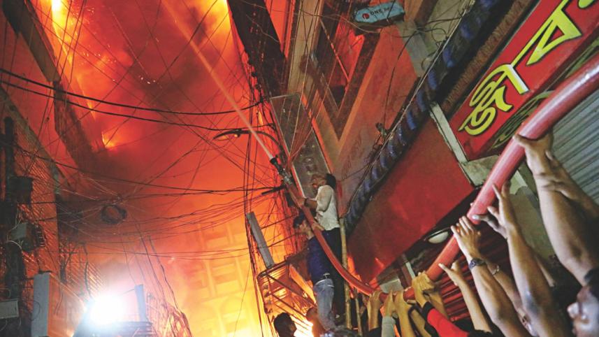 old dhaka fire 1.jpg