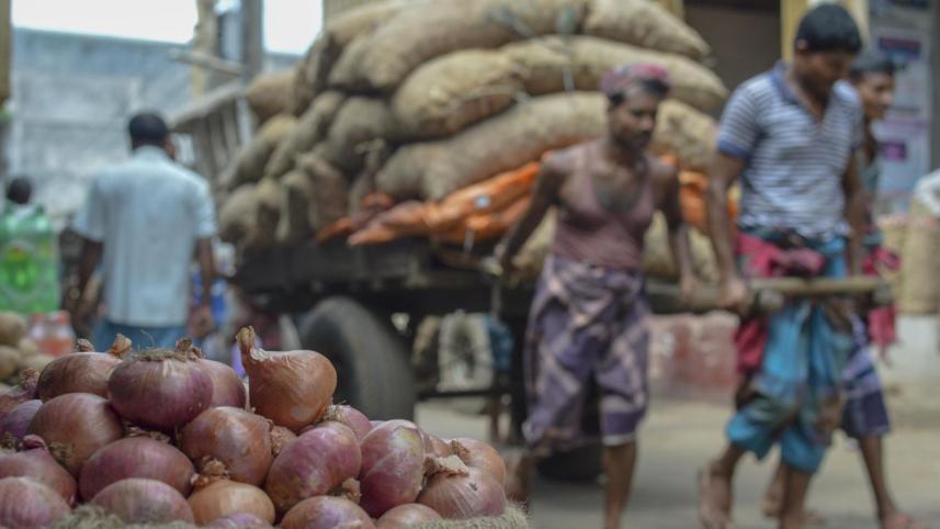 Onion price shoots up.jpg