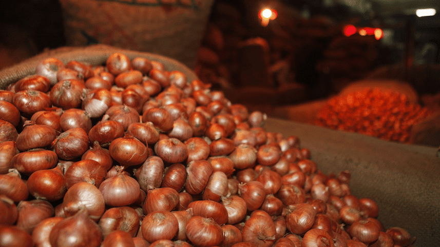 Onion sell in open market