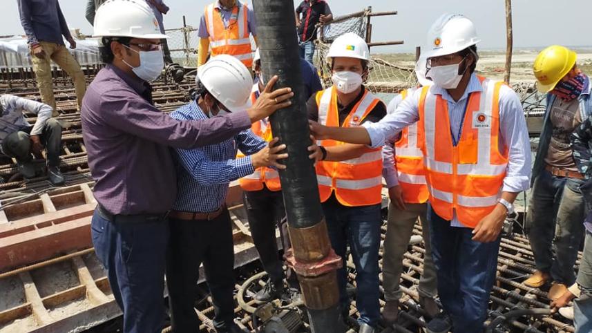 Padma Bridge construction