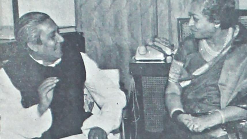 Padmaja Naidu and Bangabandhu.jpg