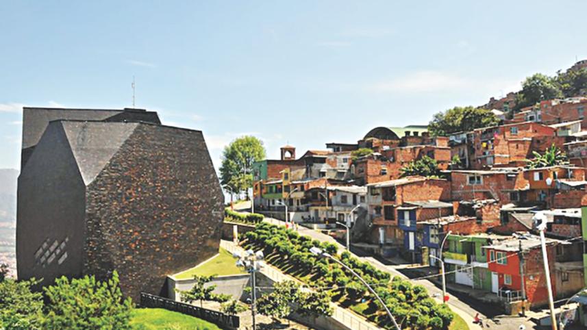 Parque Biblioteca España.jpg