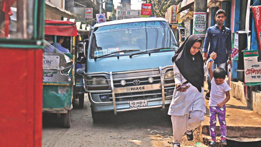 Pedestrians especially schoolchildren 1.jpg