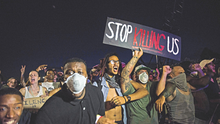 Protestors shout slogan 1.jpg