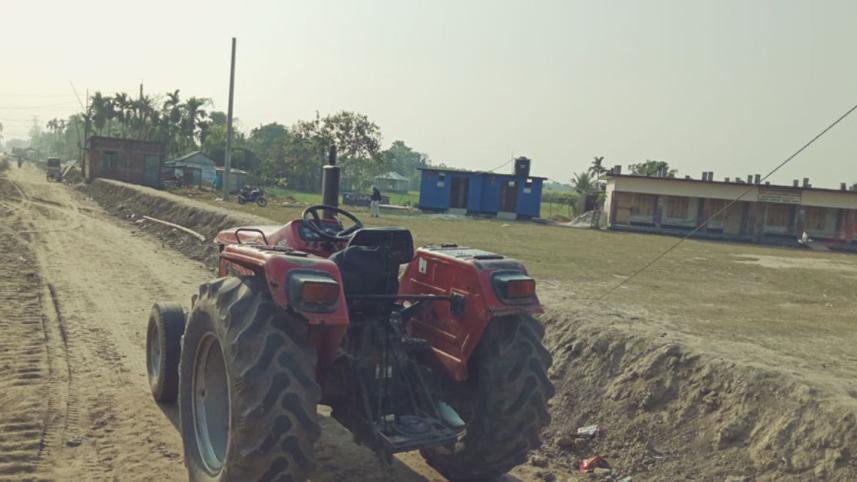 rail line beside schools.jpg