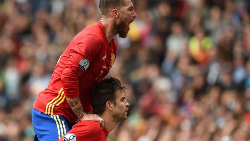 Ramos and Pique_Catalonia Referendum.jpg