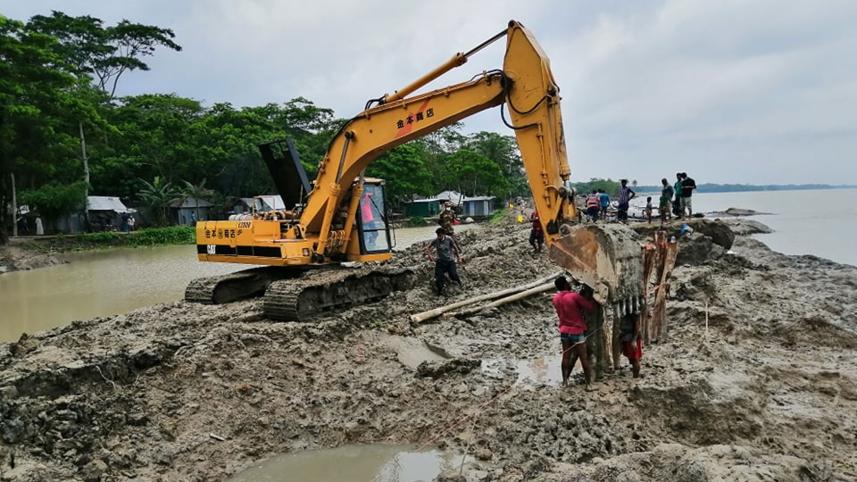 Repair-embankment-damaged-Amphan.jpg