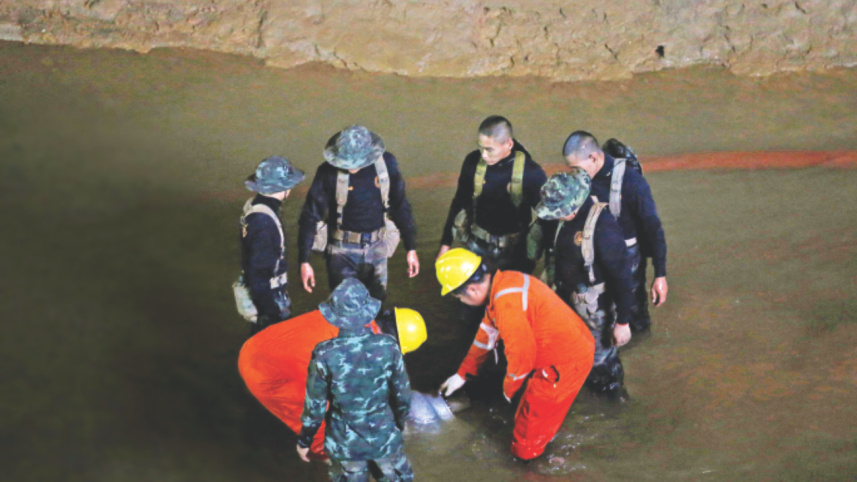 Rescue divers.jpg