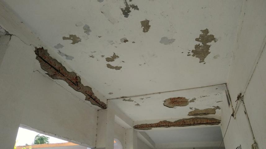 school continues unsafe building 1.jpg