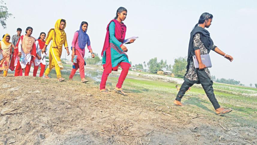 Schoolgirls Teesta char.jpg