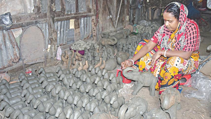 seasonal traders Barishal.jpg