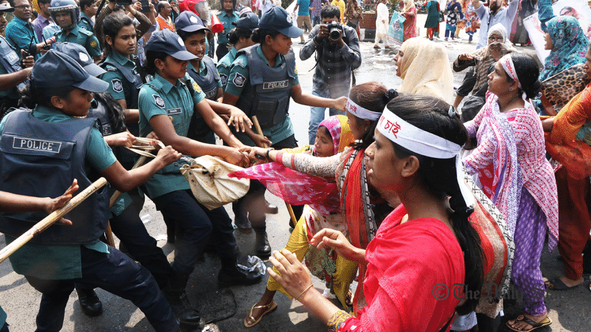 Shahbagh_agitators.gif