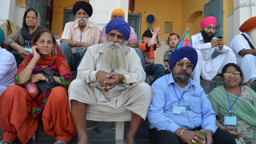 sikh pilgrims 1.jpg
