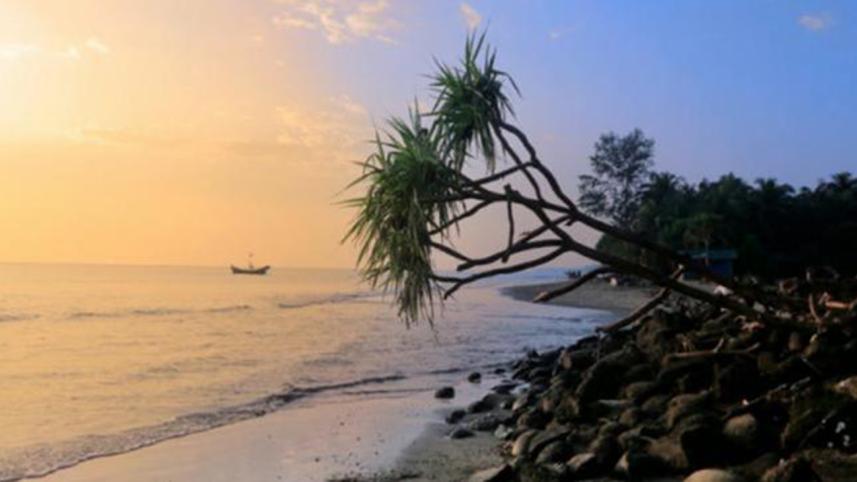 Bad weather halted naval movement in the Teknaf-St Martin's route 