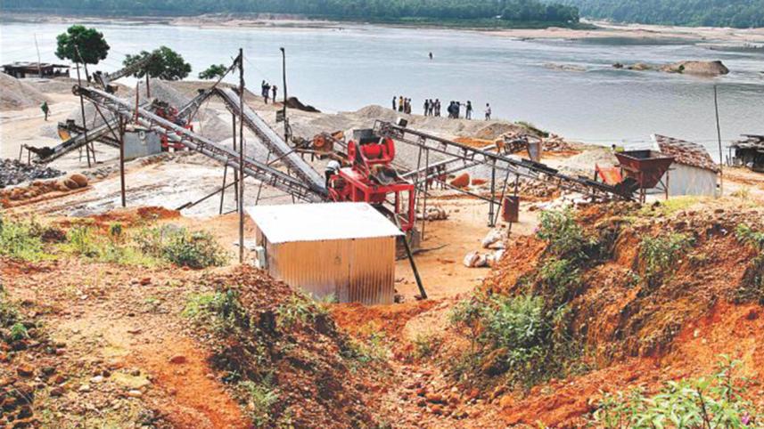 stone crushing-1.jpg