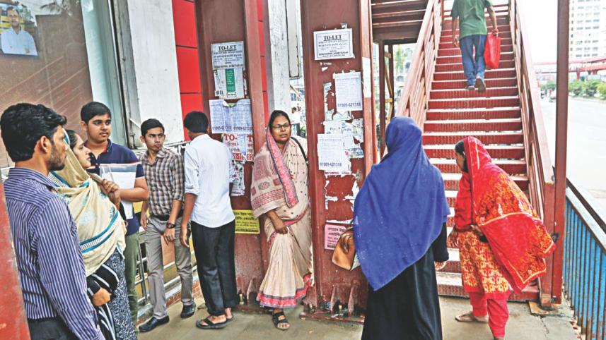 Stuck between foot-bridge.jpg