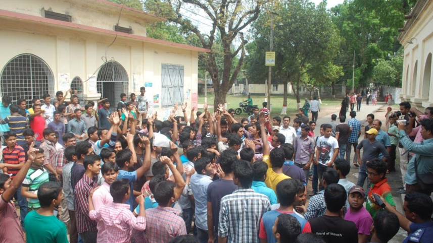 Students protest exam.jpg