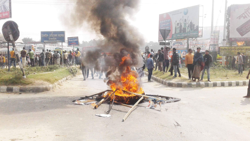 Tangail-Highway-Blocked-Sto.jpg