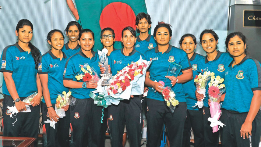 tigresses.jpg