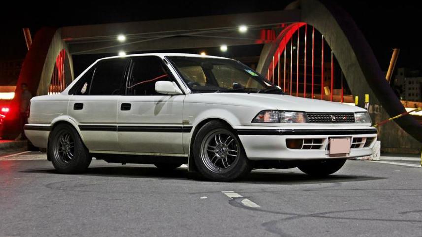 toyota-corrola-90-1.jpg