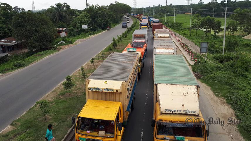 Traffic Jam in Dhaka-Chittagong highway