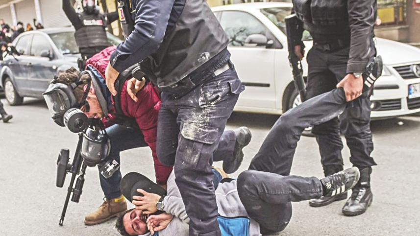 Turkish riot policemen.jpg