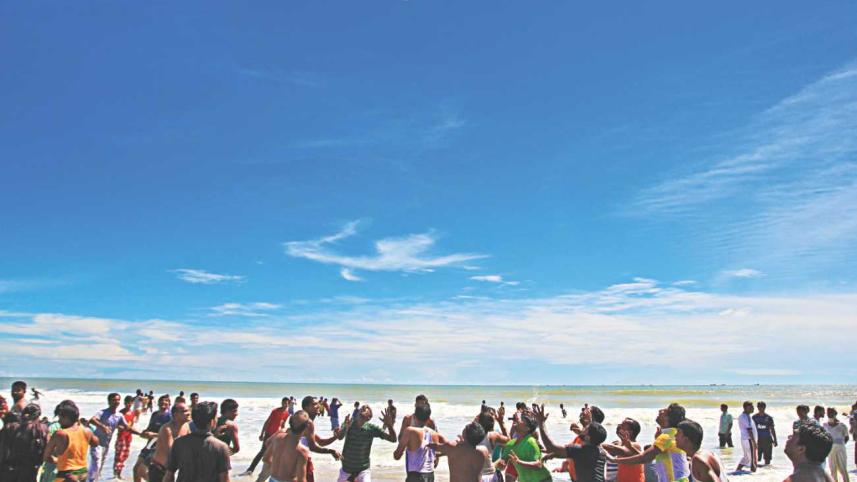 Types of Tourists you find in Cox's Bazar