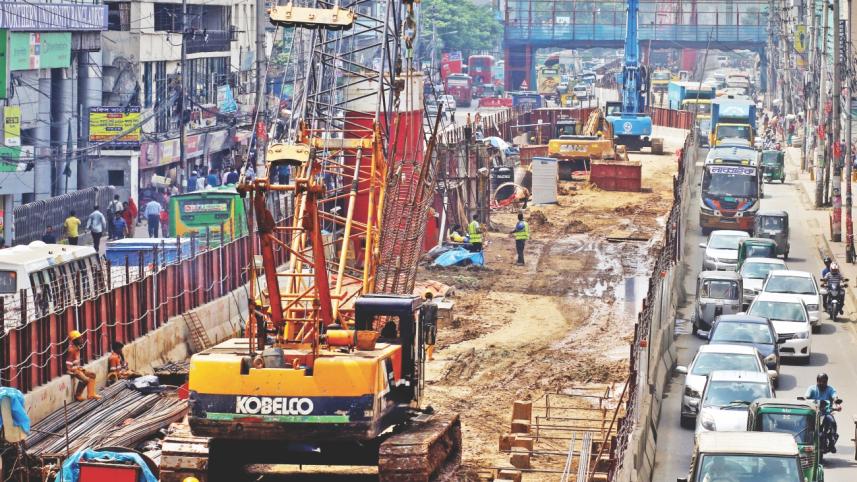 Unabated honking Kazi Nazrul islam Avenue.jpg