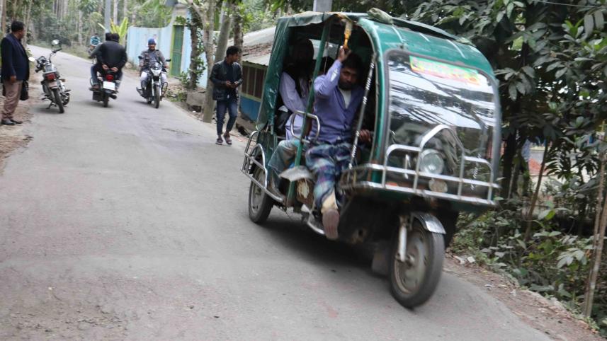 Unmarked speed breakers 1.jpg