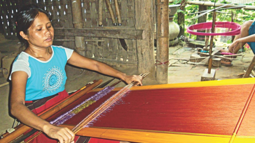 Weaving indigenous women.jpg