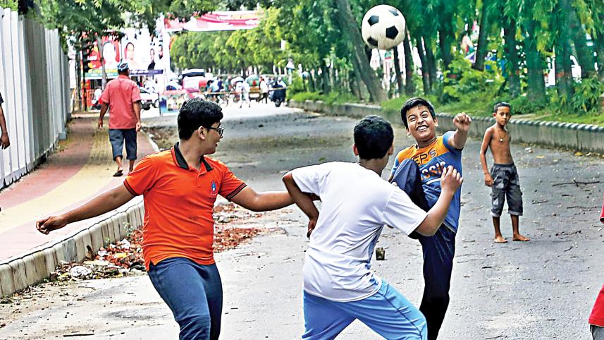 football-on-the-street.jpg