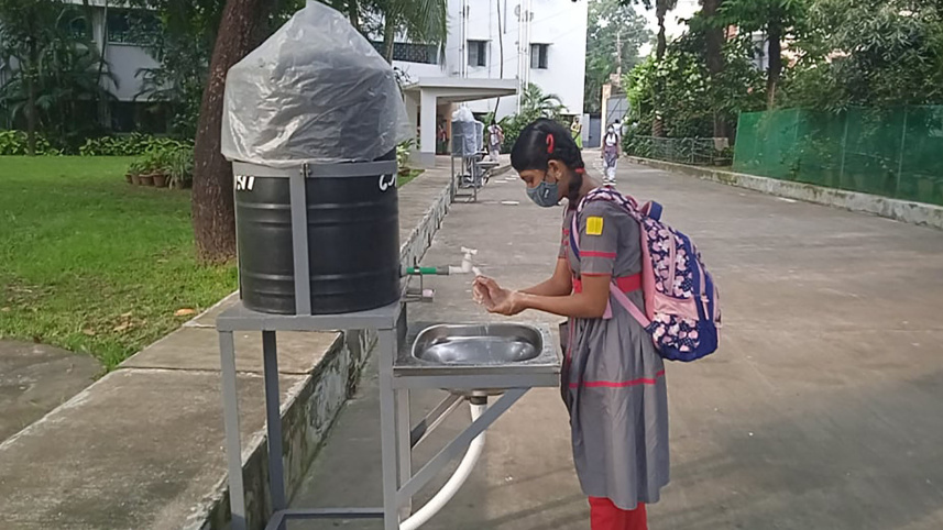 students_handwash.jpg