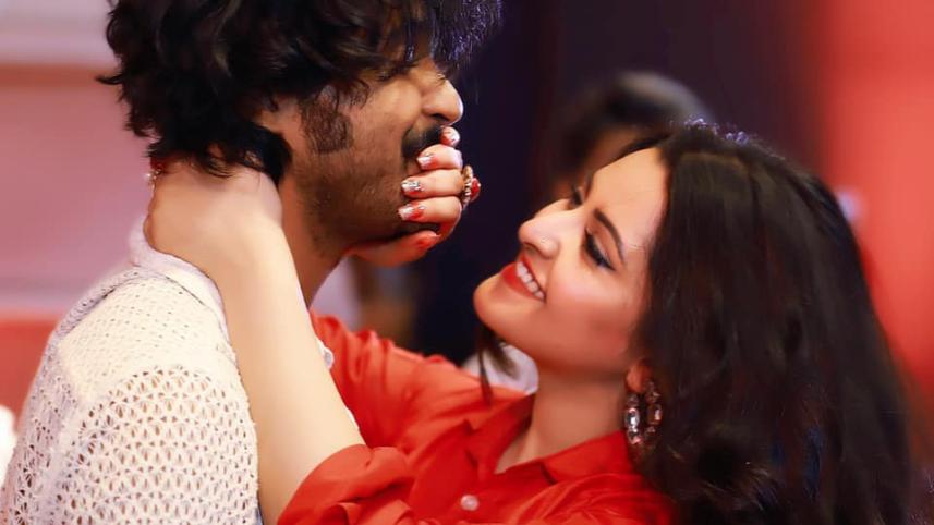 Pori Moni and Sariful Islam Razz