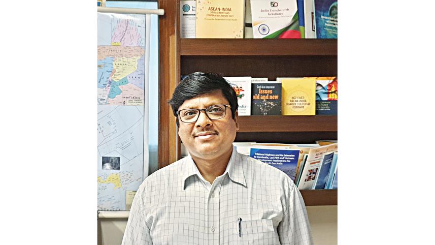 prabir-de.jpg