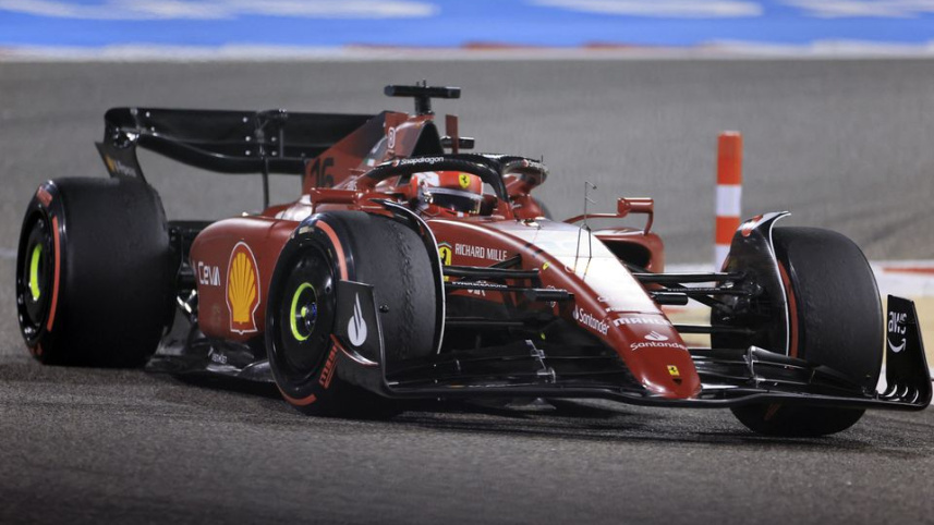 Formula One F1 - Bahrain Grand Prix - Bahrain International Circuit, Sakhir, Bahrain - March 20, 2022 Ferrari's Charles Leclerc in action during the race REUTERS/Thaier Al-Sudani