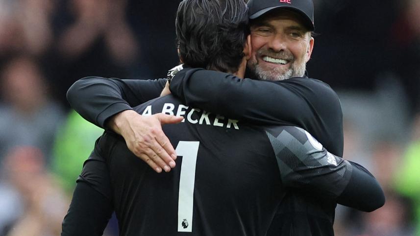 klopp_and_alisson.jpg
