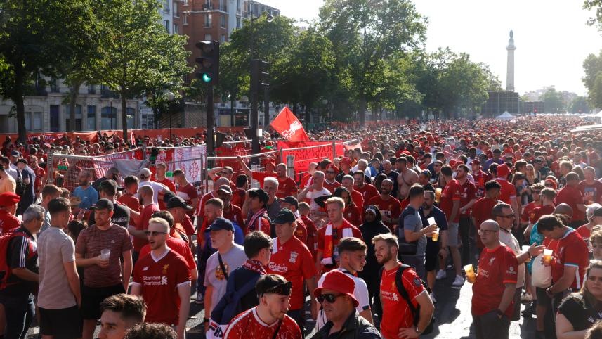 liverpool_fans_in_paris.jpg