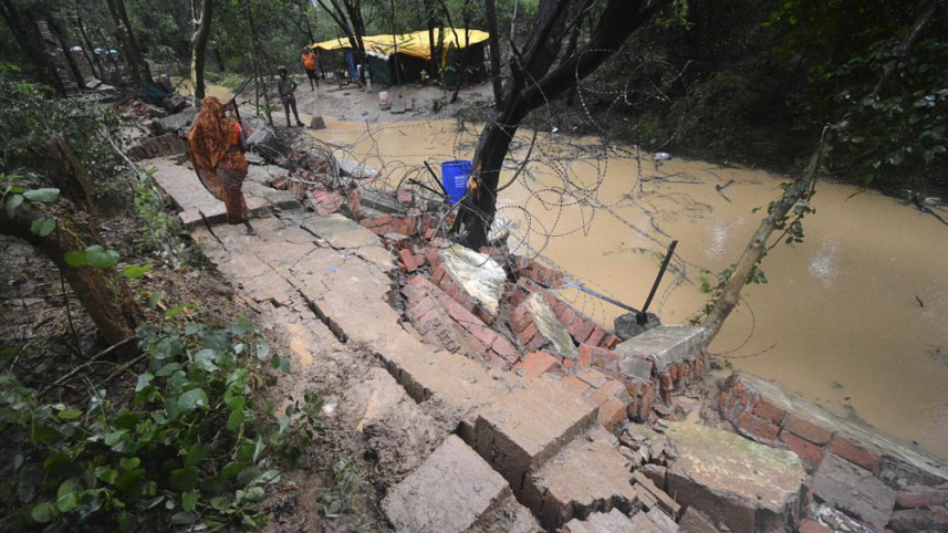 india-flood-killed-wall-collapse