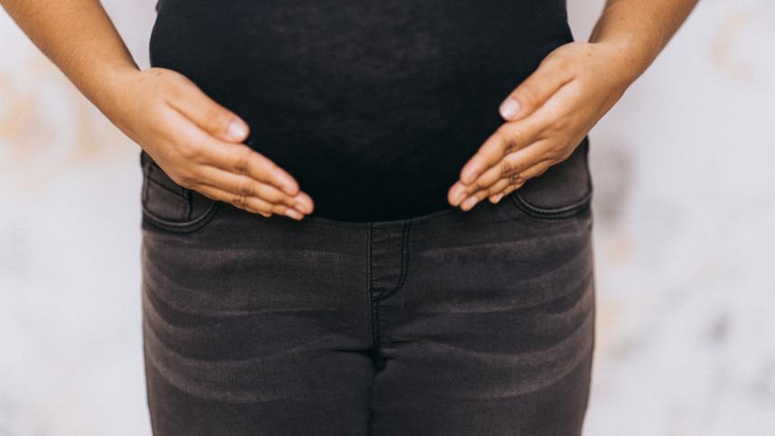 Maternity clothing mere