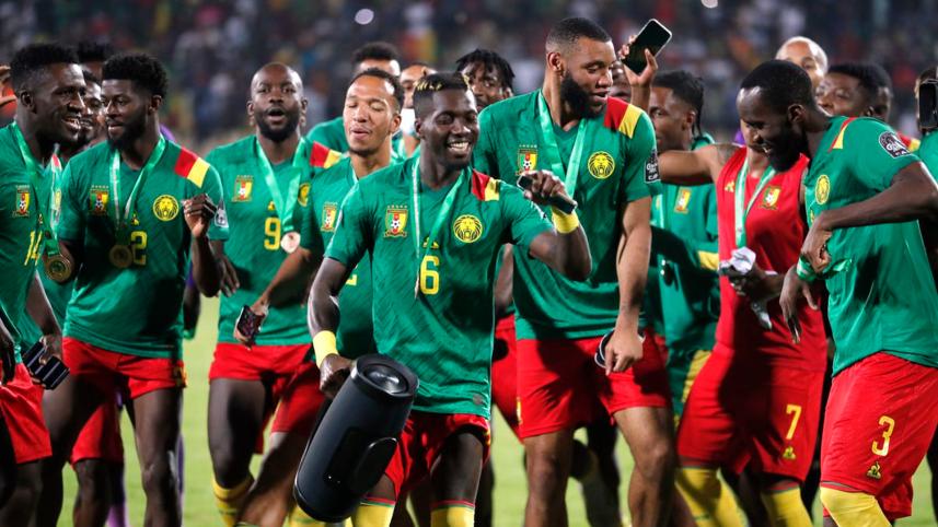 cameroon_players_celebrate.jpg