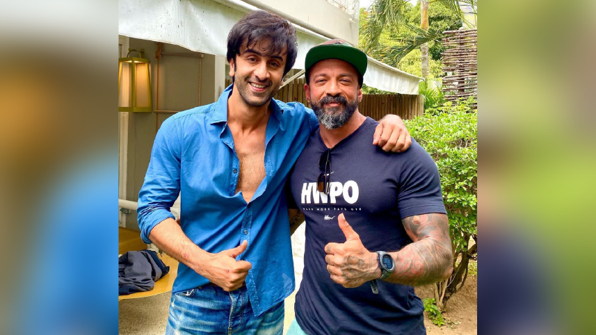 ranbir_kapoor_and_his_trainer_shivohaam.png