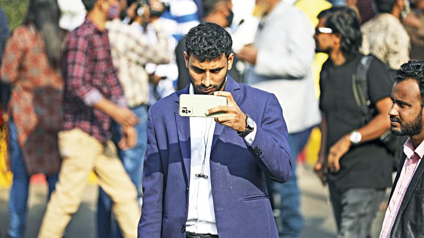 4G smartphone production