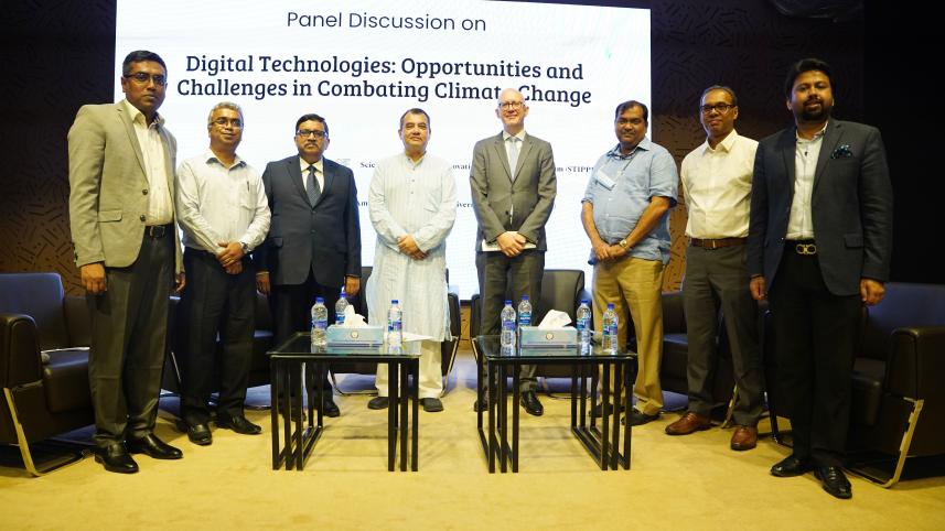 photo_of_panel_discussion_on_the_opportunities_challenges_in_combatting_climate_change.jpg