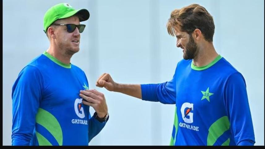  Pakistan bowling coach Morkel quits