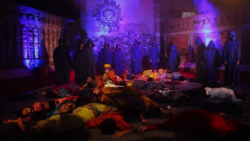 Innovative theatre 'Juddho Puran' captivates audiences with unique expression