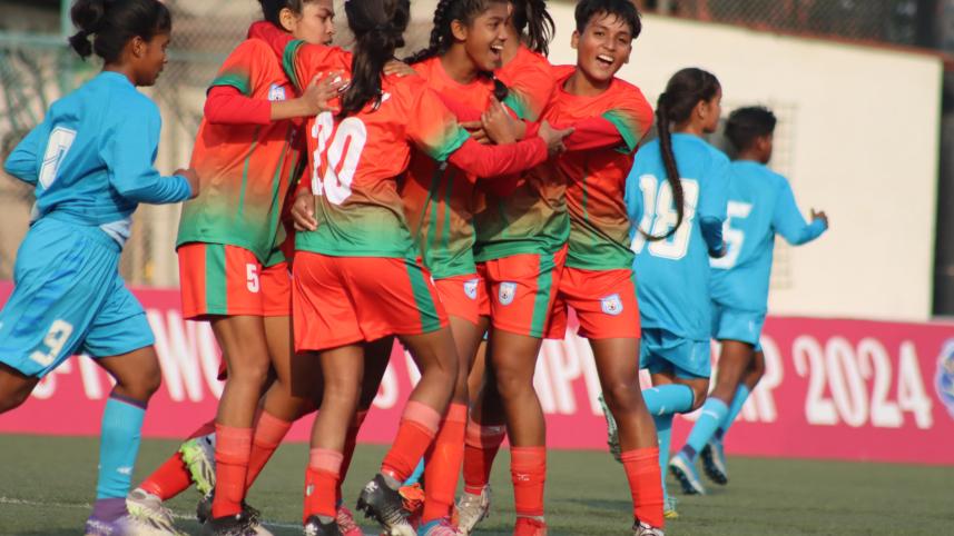 Bangladesh U-16 Women's football team.jpeg