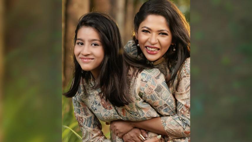 Actress Badhan and her daughter.jpg
