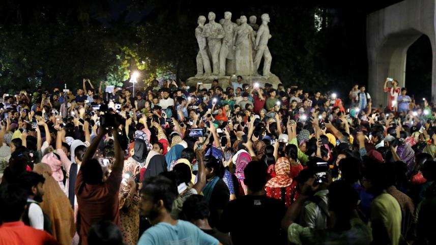 PM's comment: DU students return to halls after protest