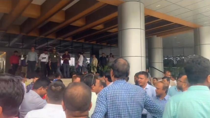 BTRC officials demonstrate at commission office