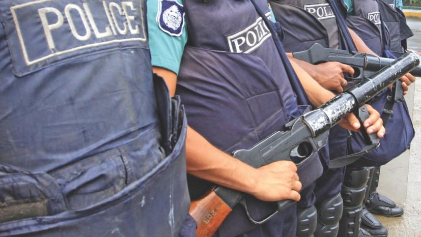 police banned from carrying lethal weapons